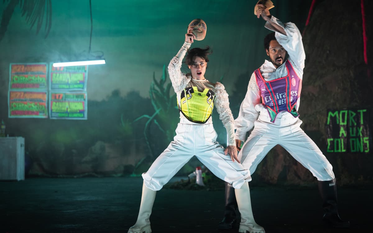 《不与野兽为伍》剧照