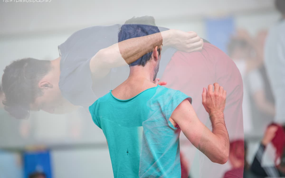 具身化体验：显化身体动作的内在智慧