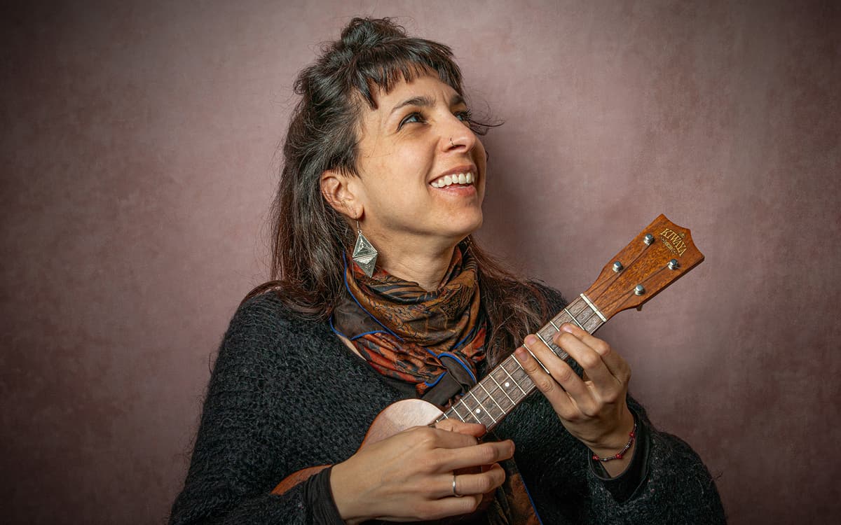 Gelsomina《天鹅绒，天鹅绒》：38Riv爵士俱乐部歌舞表演之夜