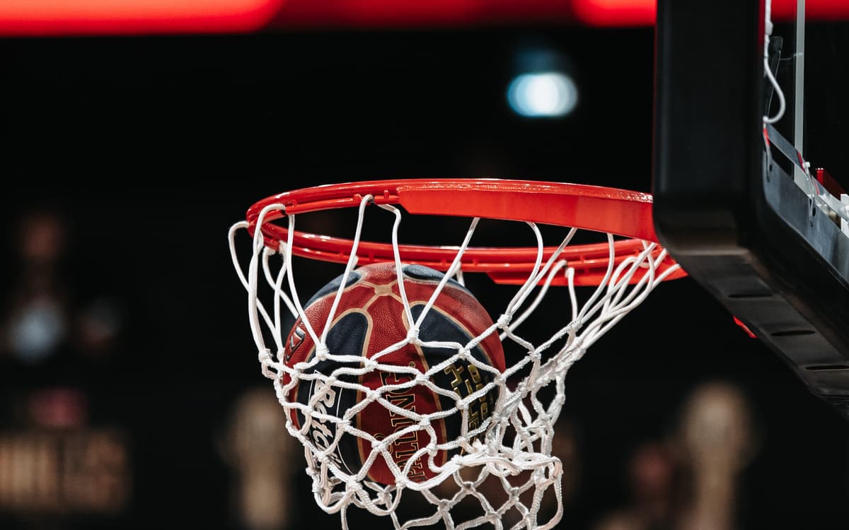 巴黎篮球俱乐部在阿迪达斯竞技场的比赛