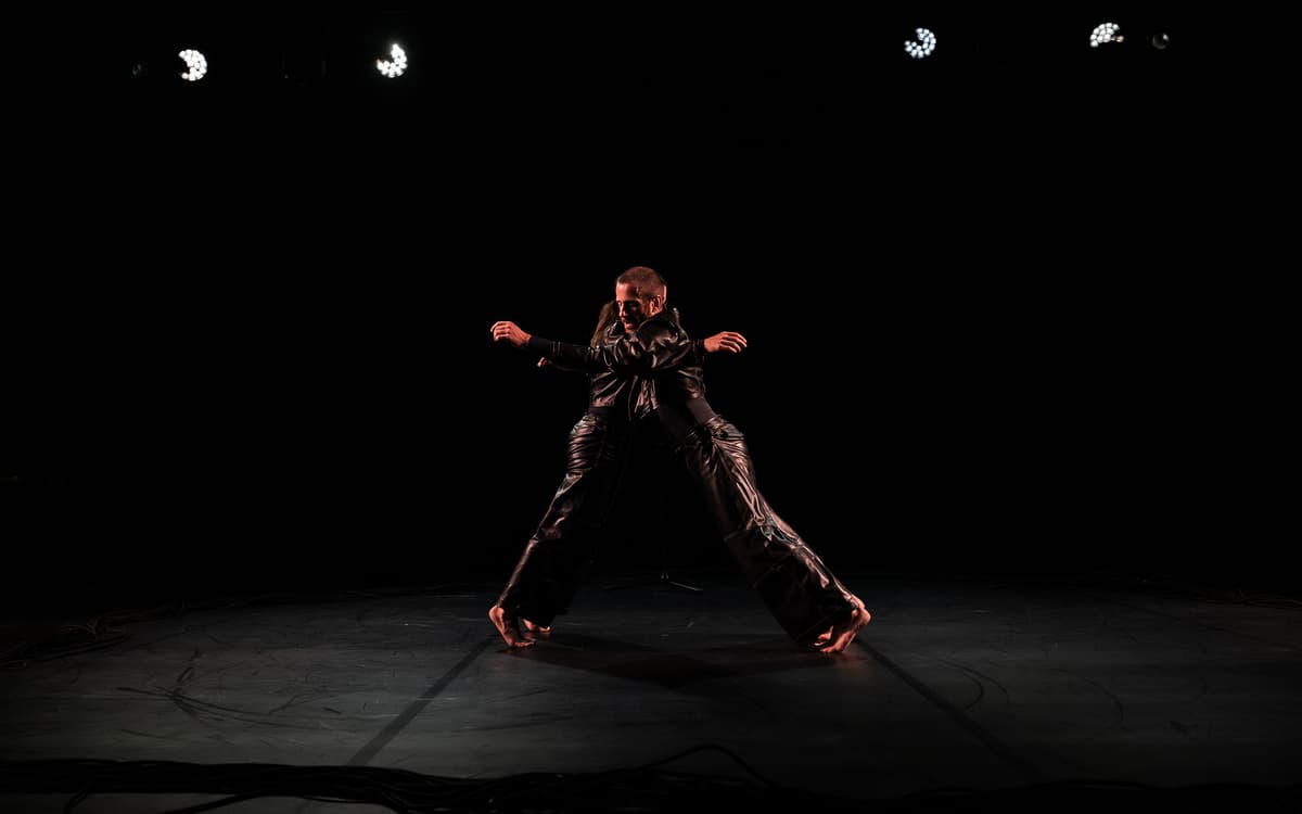 诺埃·沙普萨尔与弗洛伦丁·吉诺：舞蹈与音乐共享舞台演出