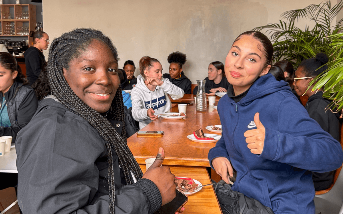 对话之家参观活动