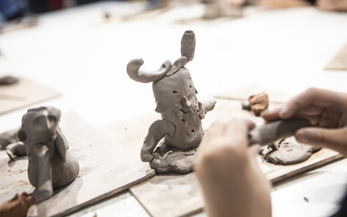 儿童艺术工坊：想象动物造型——致敬玛格达莱娜·阿巴卡诺维奇