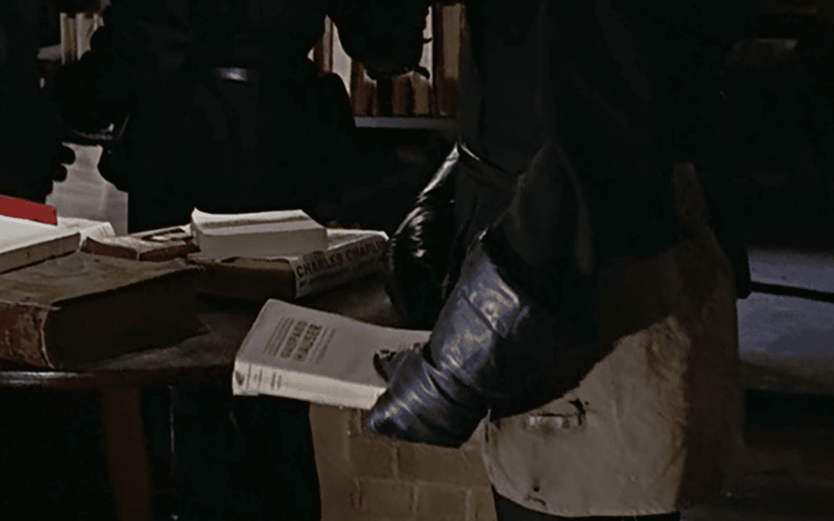 戏剧《卡斯帕·豪泽》：西蒙·雷斯蒂诺作品