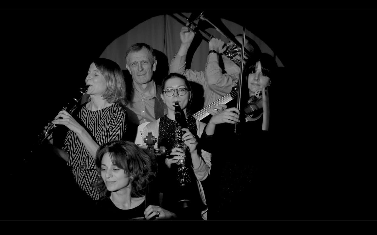 KLEZMER MIT TSIBELES：东欧犹太音乐盛宴