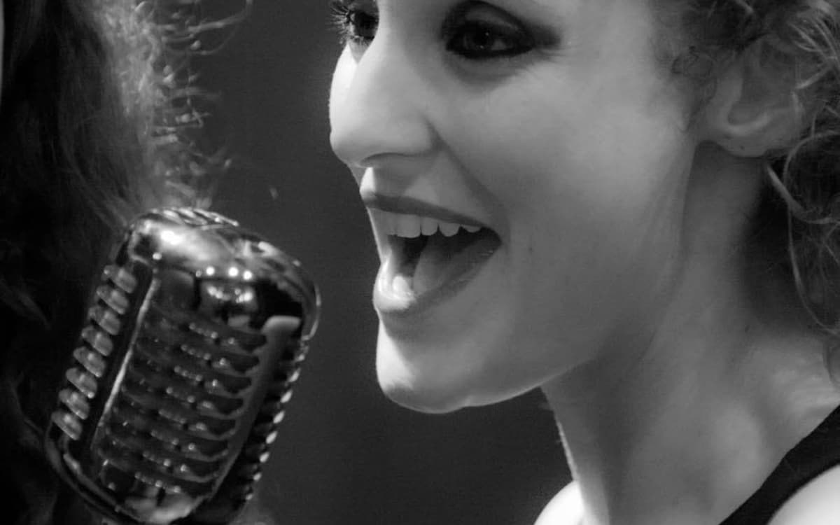 奇亚拉·维奥拉爵士圣诞五重奏