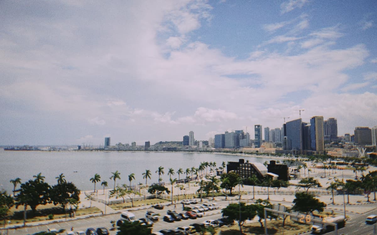 Nossa Angola 与 Banda Duia 音乐会海报