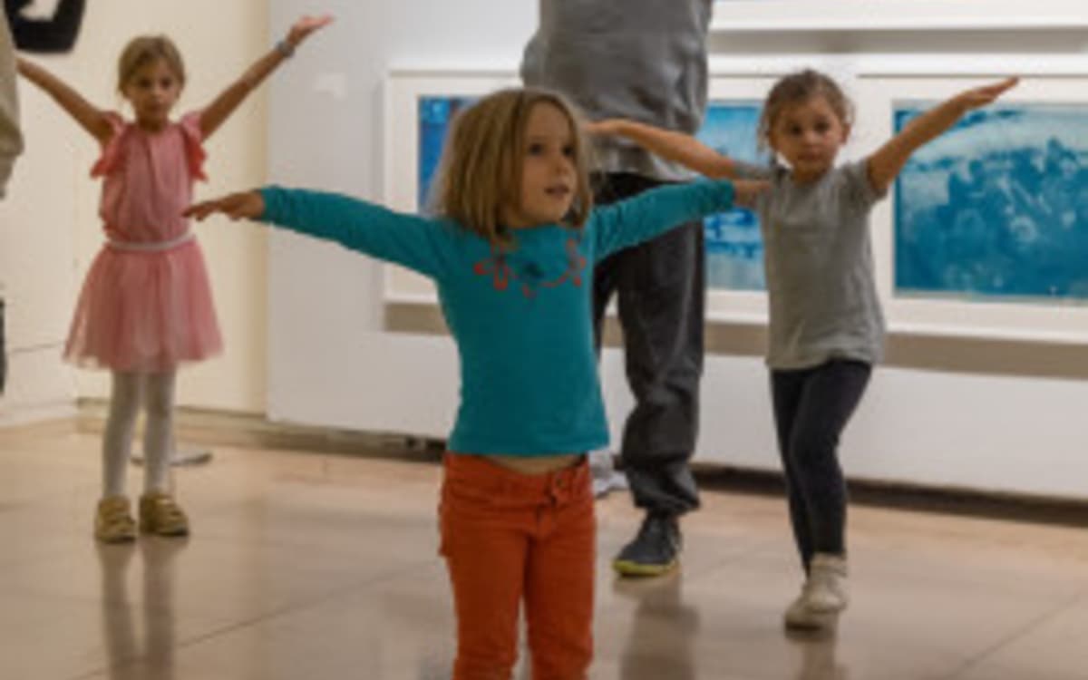 亲子舞蹈导览：探索艺术与律动