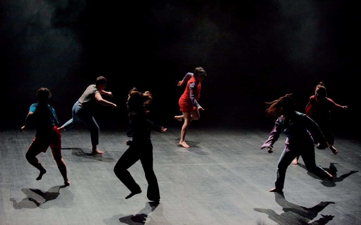 话剧《母亲》：母女关系、责任与无偿劳动的深度思考