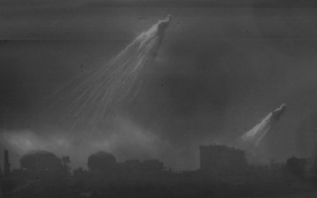 幽灵影像：灾难图像的持久性与艺术再现