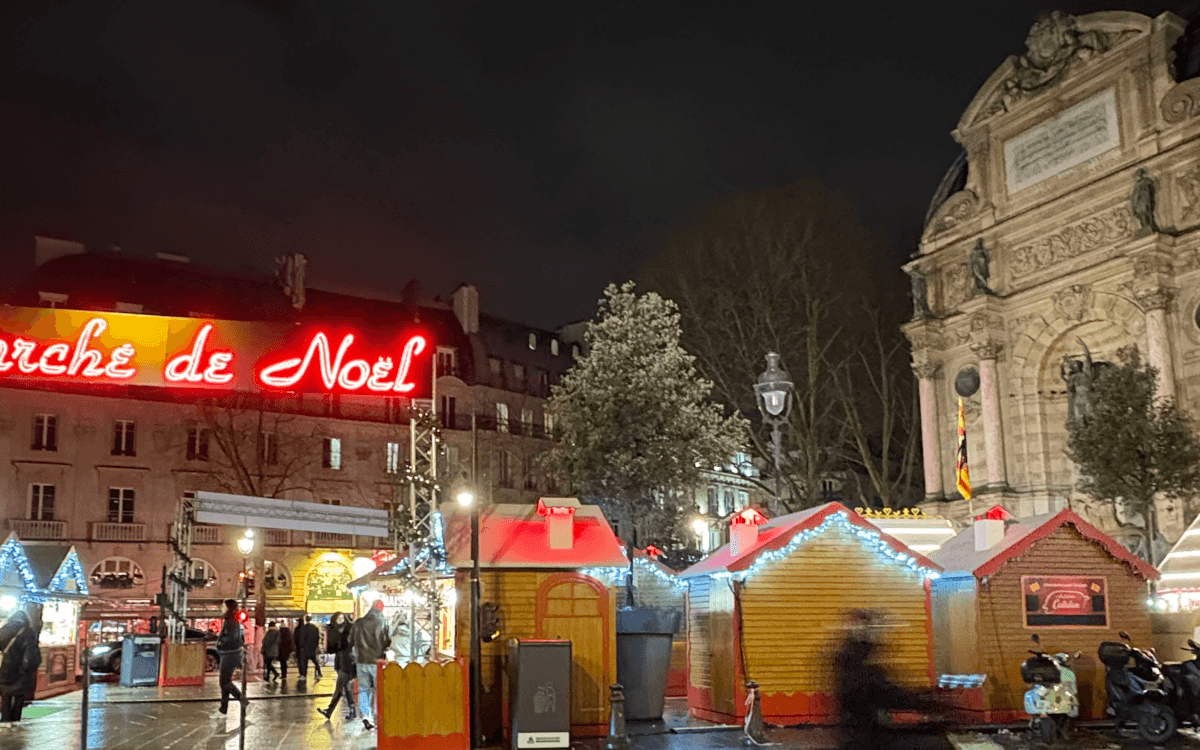 Cordonnier市集在圣米歇尔广场举办的圣诞市集