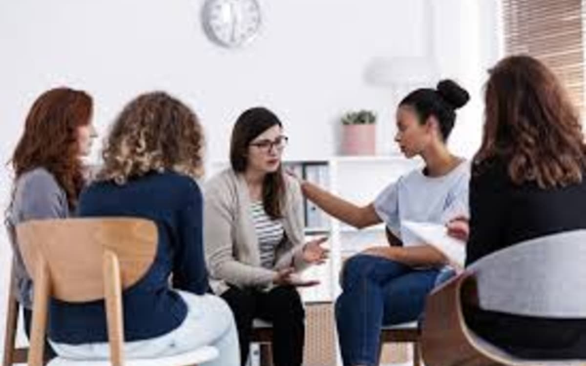 线上女性互助交流小组:倾听、支持与重建